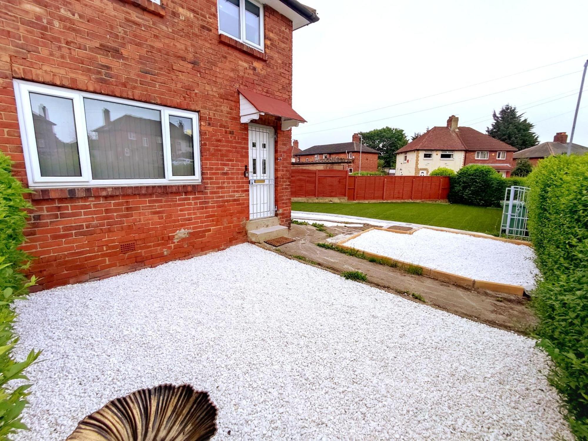 Comfortable 3 Bedrooms Leeds Beach House - Ideal For Family And Contractors - Free Parking For 2 Cars 외부 사진