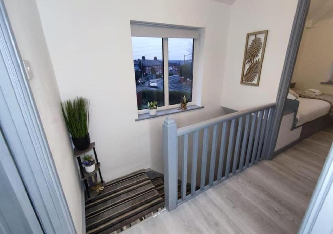 Comfortable 3 Bedrooms Leeds Beach House - Ideal For Family And Contractors - Free Parking For 2 Cars 외부 사진